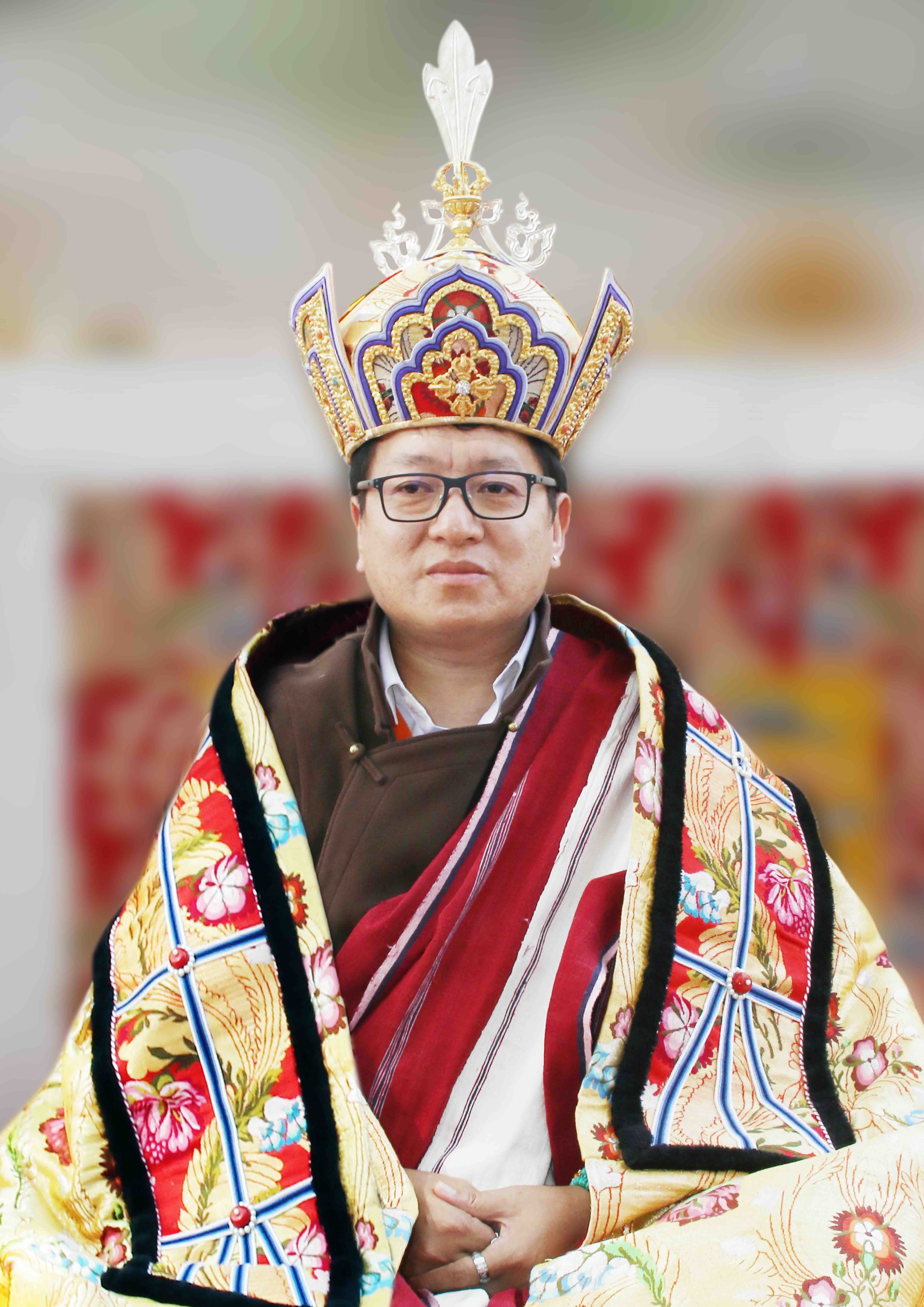 His Holiness Dungzin Garab Dorje Rinpoche